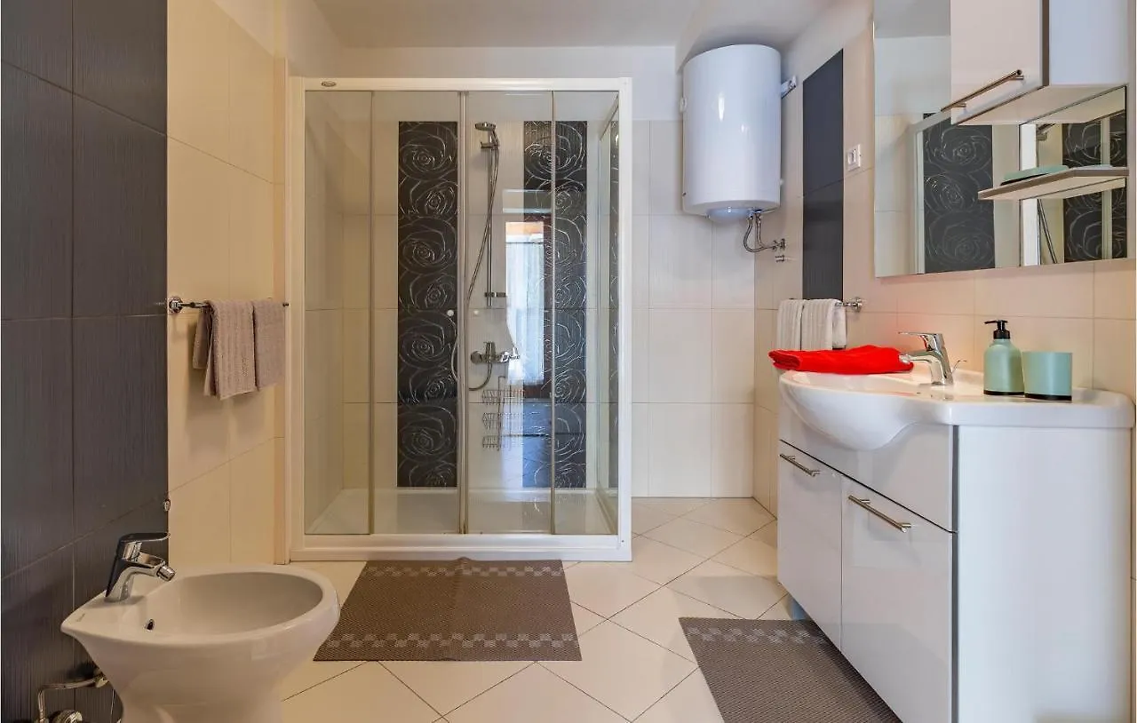 Сasa de vacaciones Pet Friendly Home In Medulin With Wifi Croacia