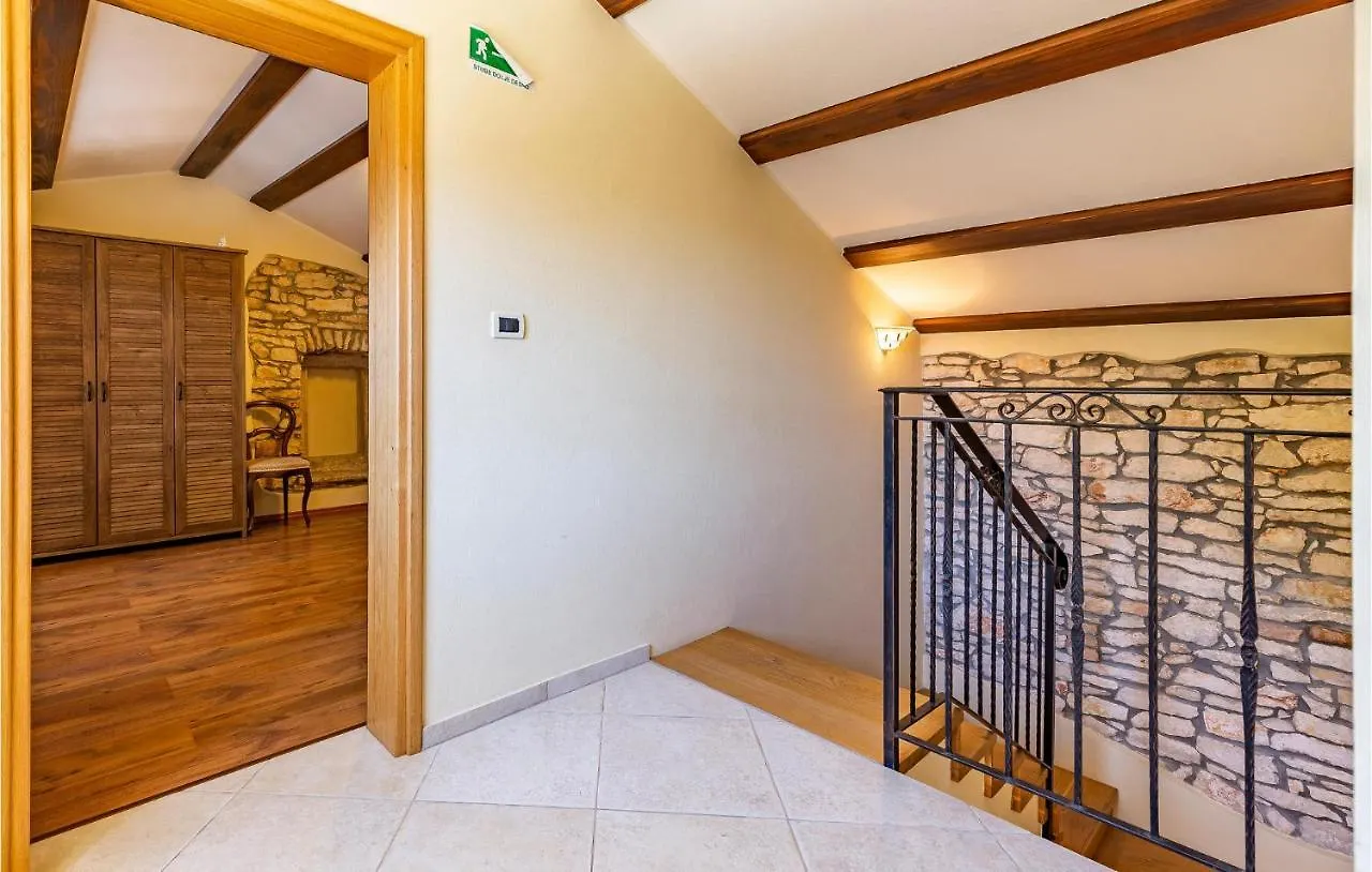Pet Friendly Home In Medulin With Wifi 0*,  Croacia